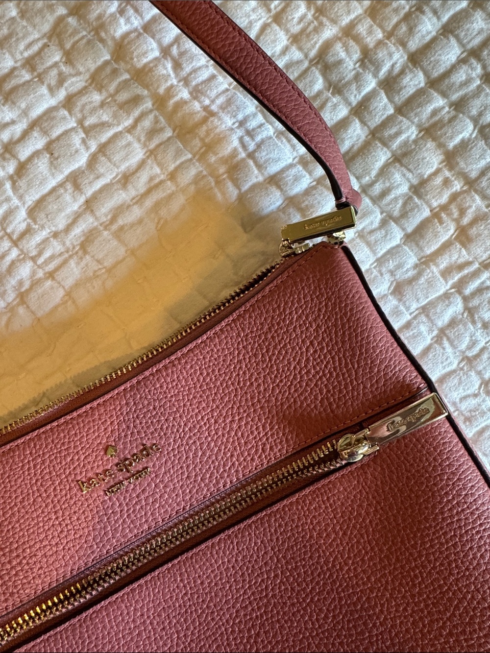kate spade Pebbled Leather Crossbody in Mauve Pink with Gold Hardware - Picture 6 of 7
